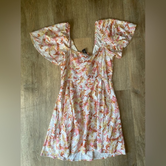 MINKPINK Floral Mini Dress Women’s S Tie Front Boho Cottagecore Flutter Sleeve - Picture 4 of 4